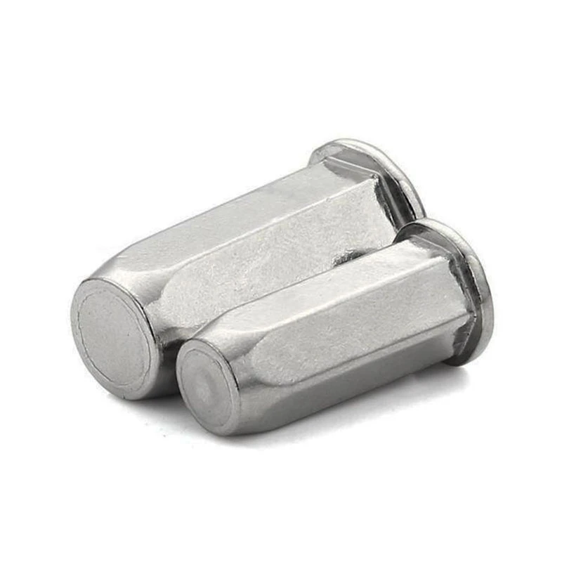 Blind hull nutemutter