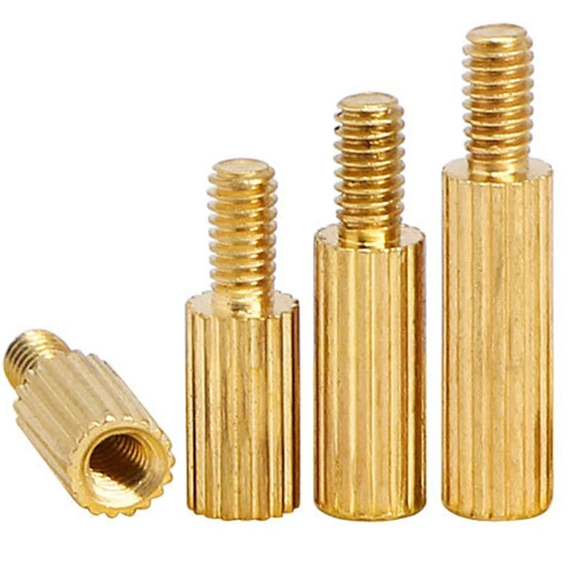 Knurled mannlig kvinnelig avstand